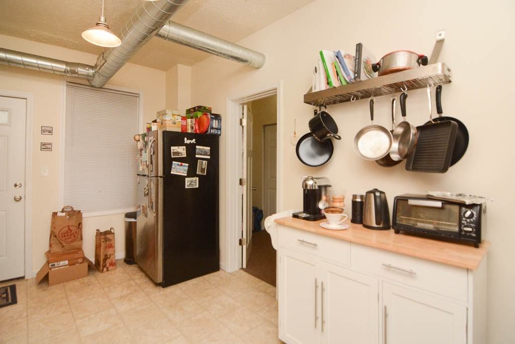 3520 N Lincoln Ave #2 - Photo 3 of 21