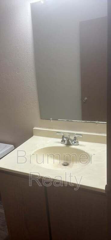 305 Waters Edge Dr - Photo 4 of 16
