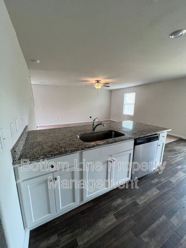608 Frosty Way - Photo 7 of 29