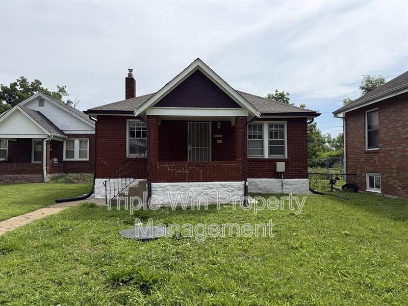8530 Lowell St - Photo 2 of 14