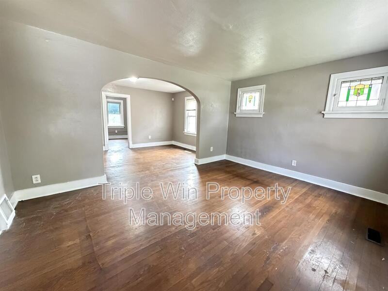 8530 Lowell St - Photo 7 of 14