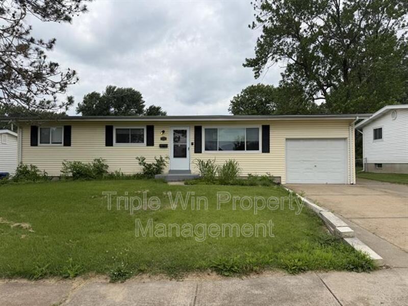 1315 Bobolink Dr - Photo 2 of 37