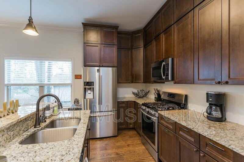 2016 14th Ave N #A - Photo 3 of 50