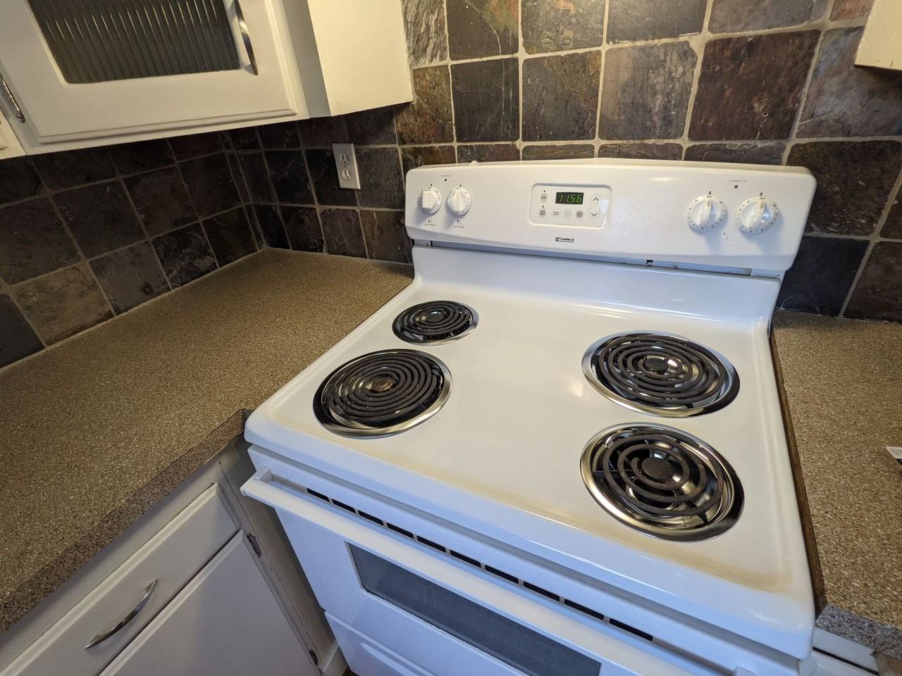 West Slope Apartments - Photo 6 of 26