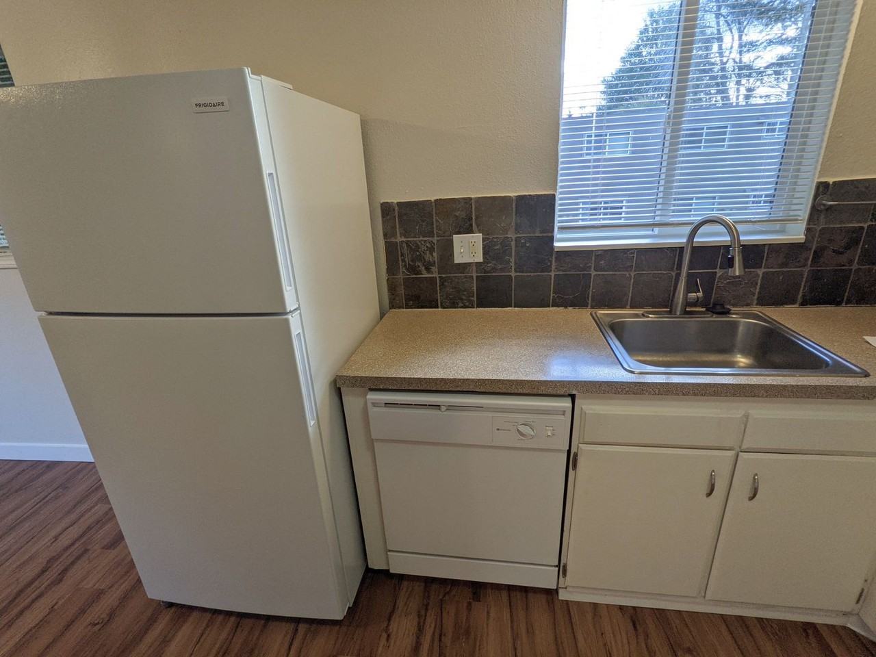 West Slope Apartments - Photo 7 of 26