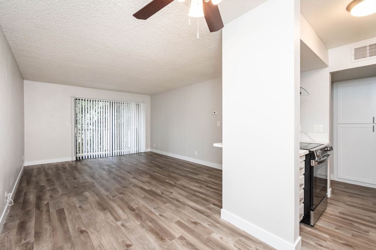 Capitol Manor Apartments - Photo 7 of 46