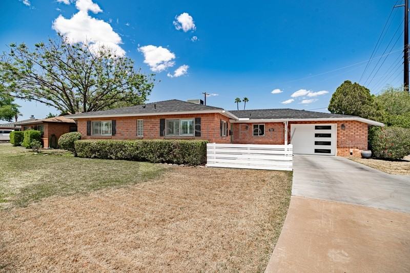 1946 E Rancho Dr - Photo 2 of 30