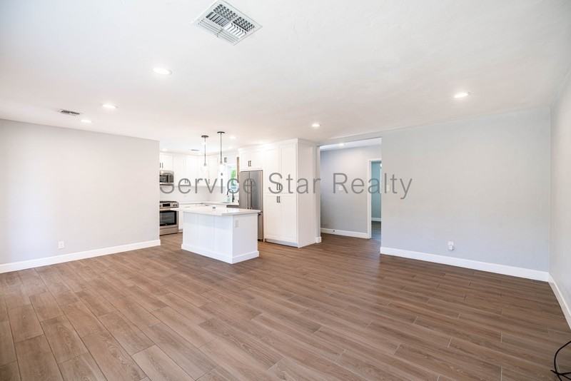 1946 E Rancho Dr - Photo 6 of 30