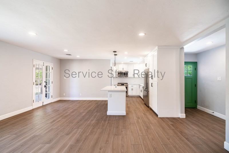 1946 E Rancho Dr - Photo 7 of 30