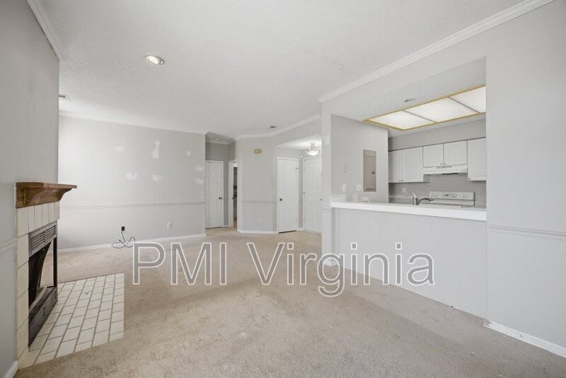 724 Harbor Springs Trl - Photo 5 of 28
