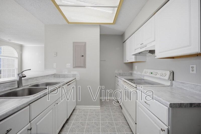 724 Harbor Springs Trl - Photo 7 of 28
