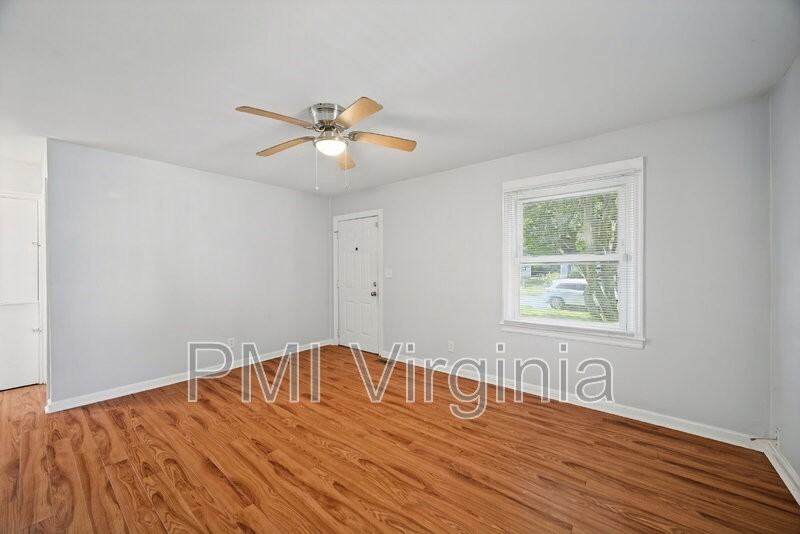 626 Chapel St - Photo 4 of 30