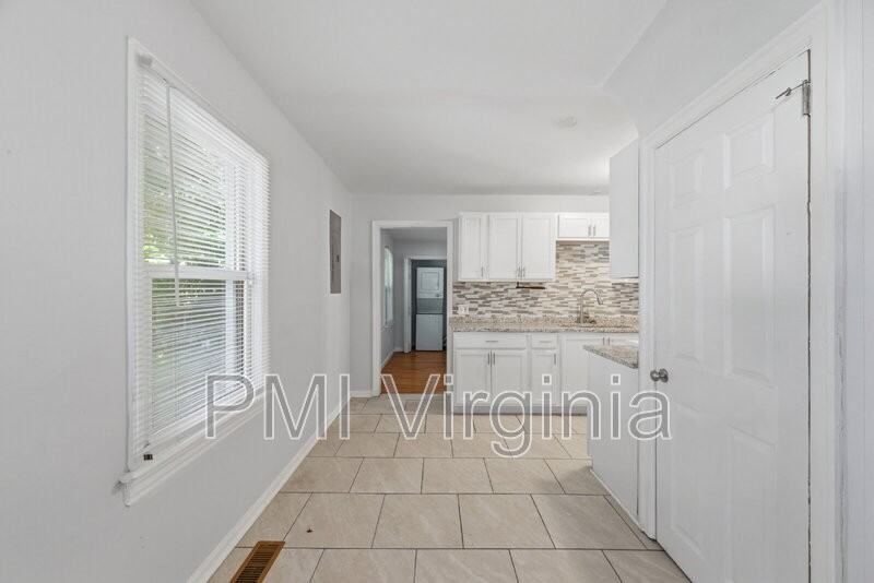 626 Chapel St - Photo 6 of 30