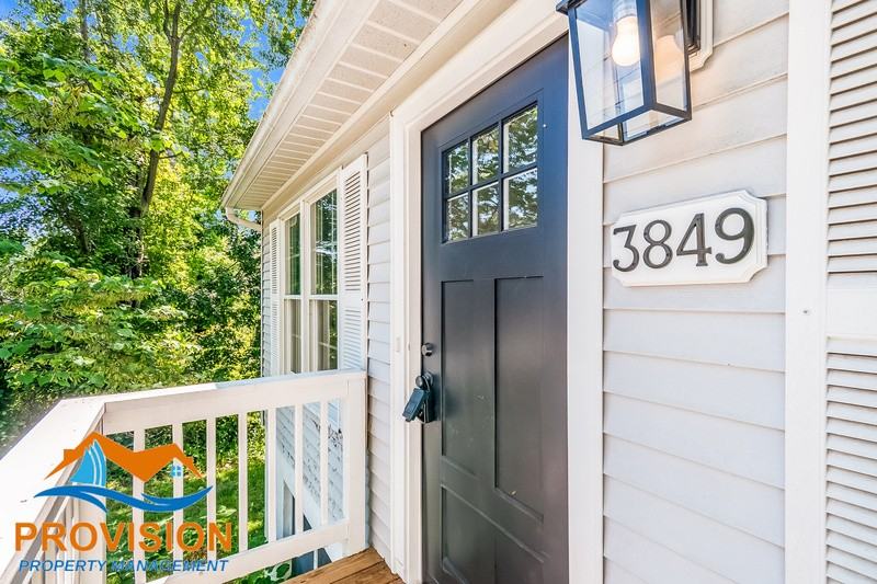 3849 3rd St - Photo 4 of 31