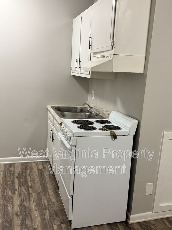 852 Mercer St #3 - Photo 3 of 8