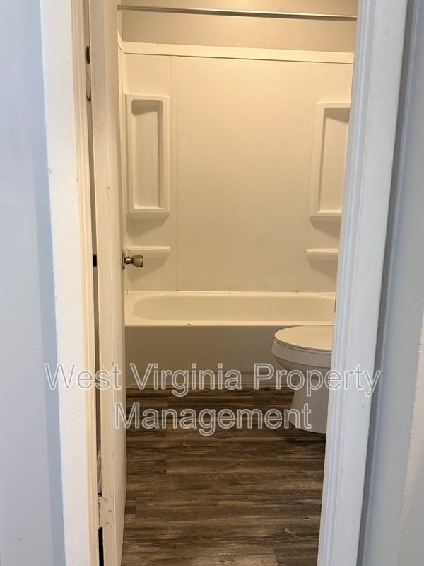 852 Mercer St #5 - Photo 4 of 5