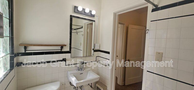 676 Memorial Dr #102 - Photo 4 of 9
