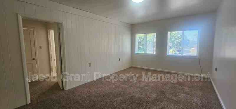 676 Memorial Dr #102 - Photo 6 of 9