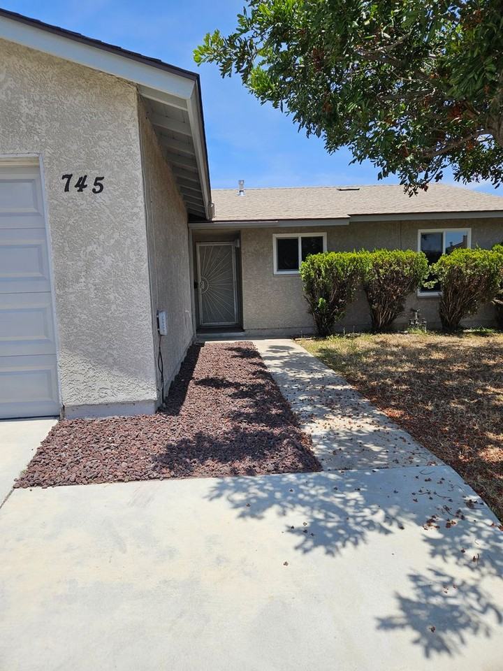 745 Rene Ct - Photo 2 of 16