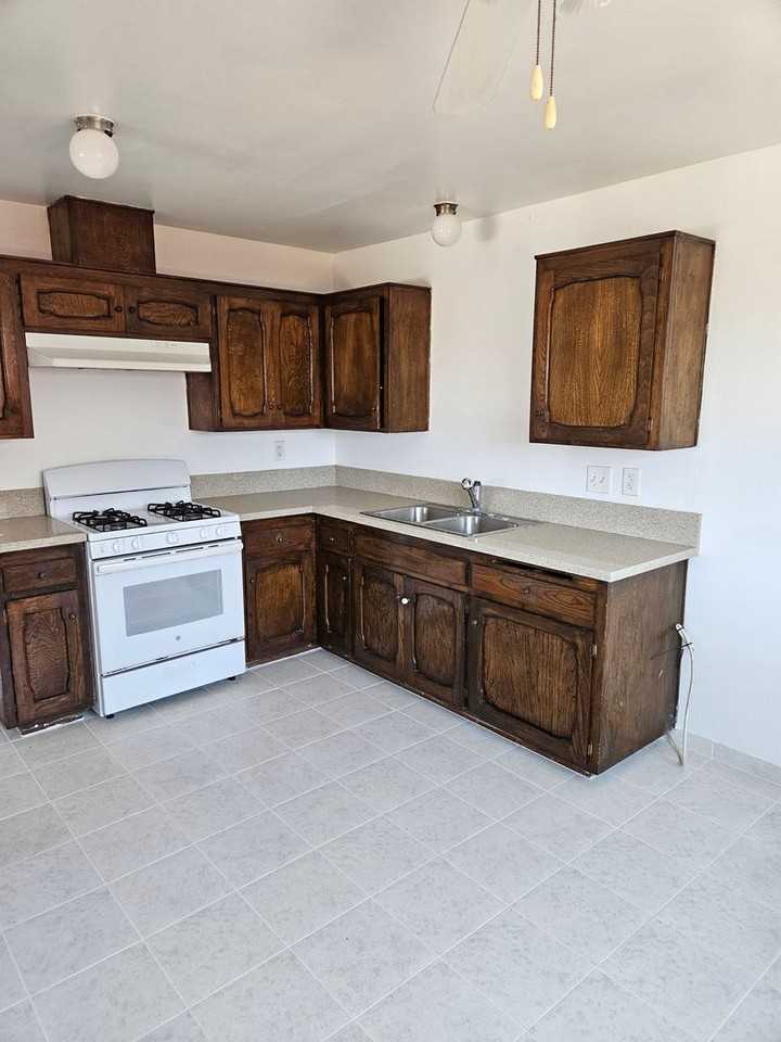 745 Rene Ct - Photo 6 of 16