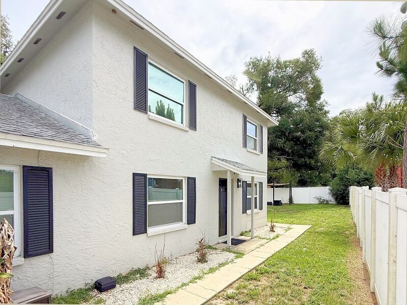11705 North Dr - Photo 2 of 43