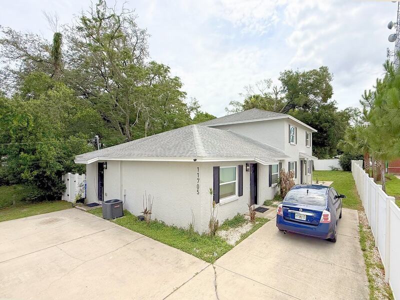 11705 North Dr - Photo 4 of 43