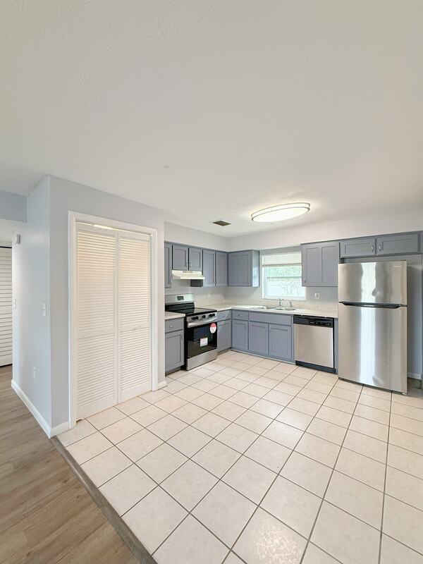 11705 North Dr - Photo 6 of 43