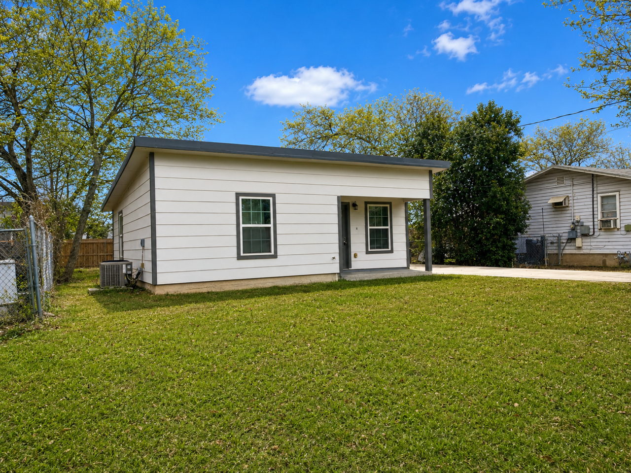455 Lincolnshire Dr - Photo 4 of 13