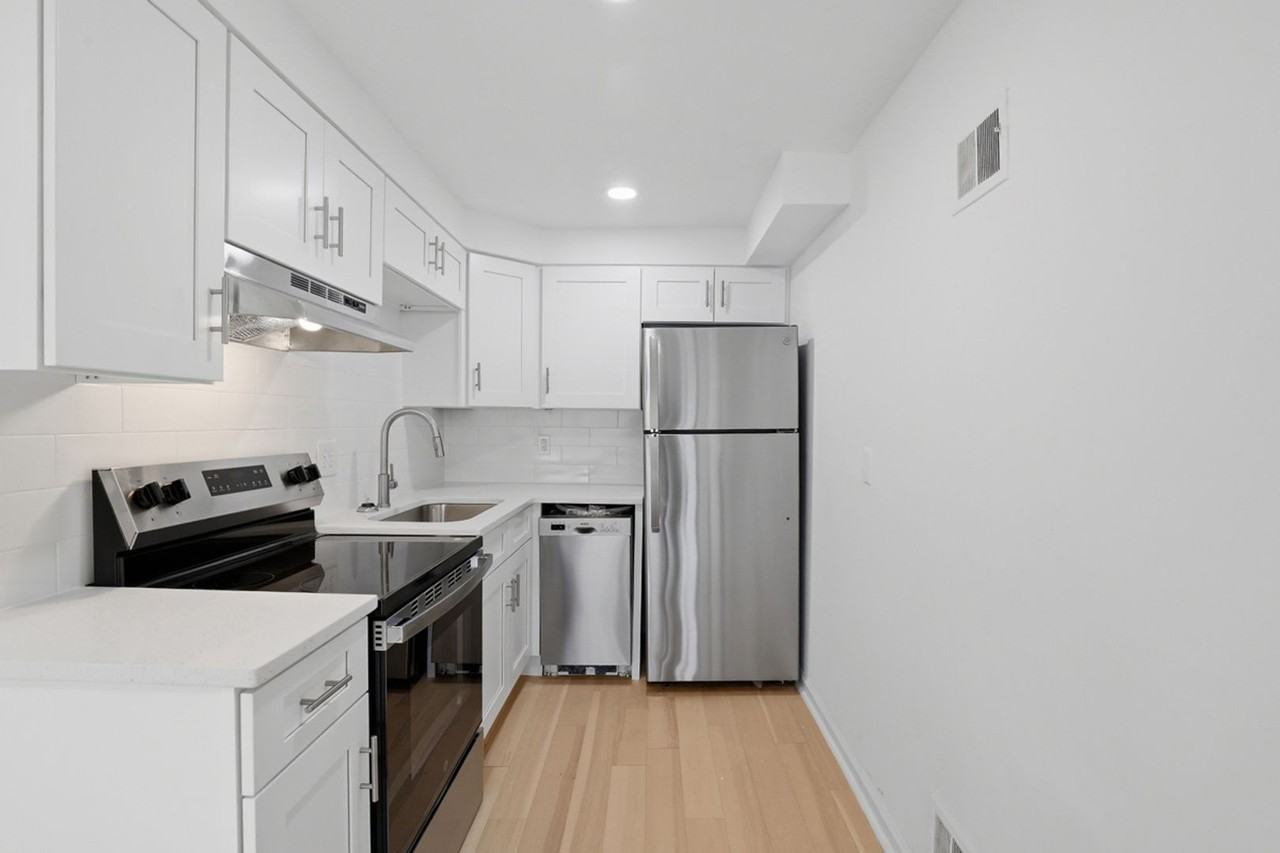 Village in the Park Apartments - Photo 7 of 10