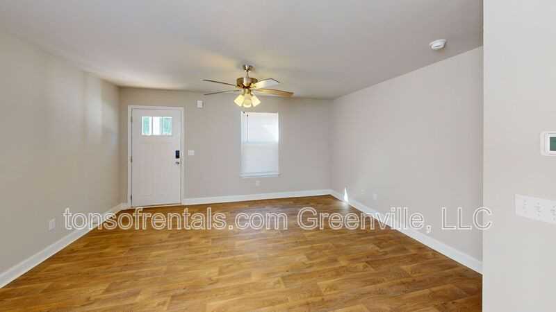 203B Cromer Rd - Photo 2 of 15