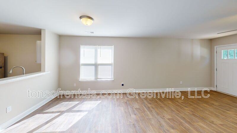 203B Cromer Rd - Photo 4 of 15
