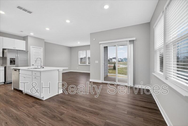 9586 Beckett St - Photo 6 of 41