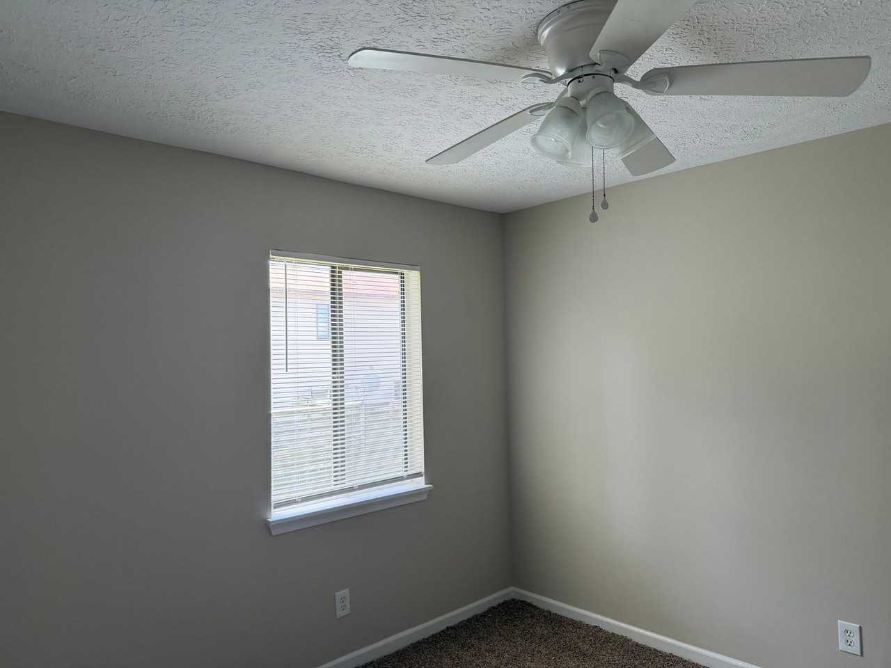42 Countryplace Ln - Photo 2 of 5