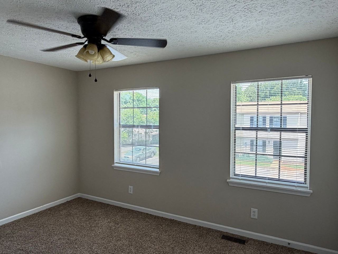 42 Countryplace Ln - Photo 3 of 5