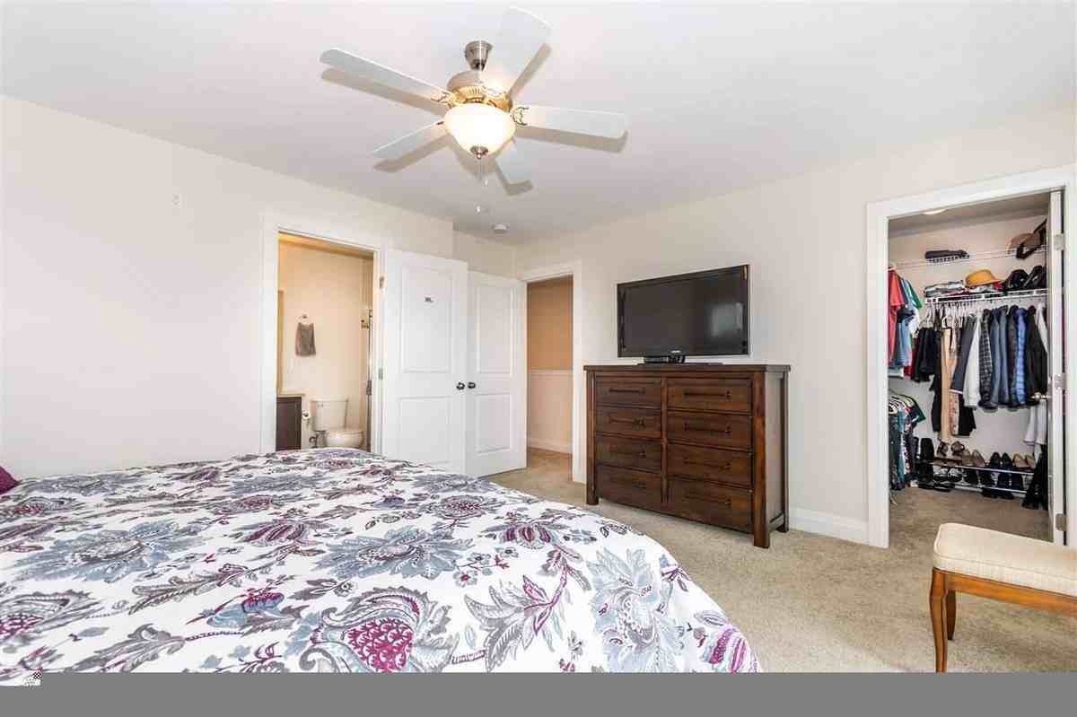 47042 MacFarlane Place - Photo 7 of 24