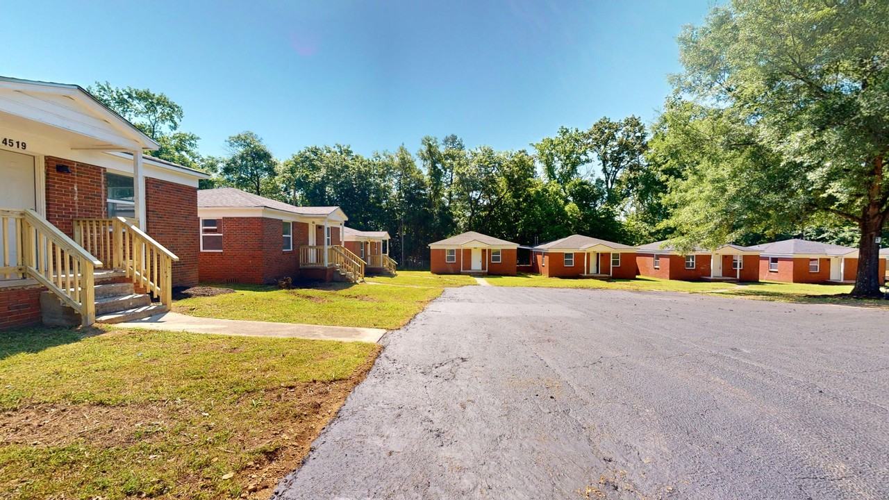 4507 Helena St - Photo 2 of 17