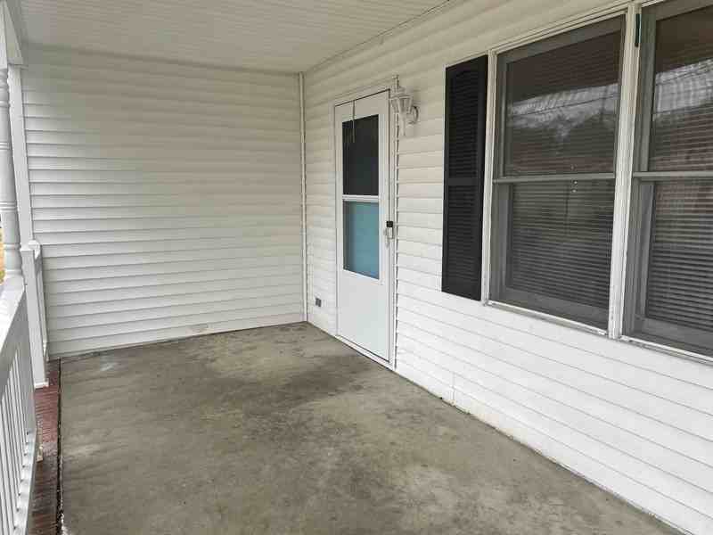 128 Old Thompson Ave - Photo 4 of 26