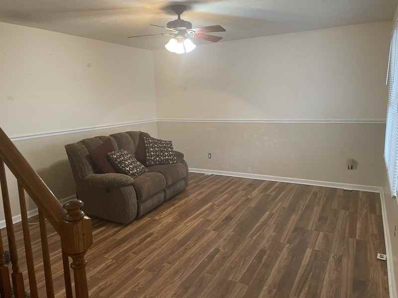 128 Old Thompson Ave - Photo 7 of 26