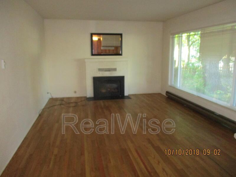 443 Ne Baker Dr - Photo 3 of 20