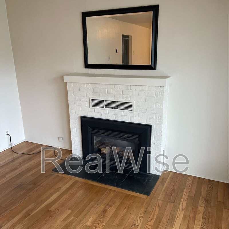 443 Ne Baker Dr - Photo 4 of 20