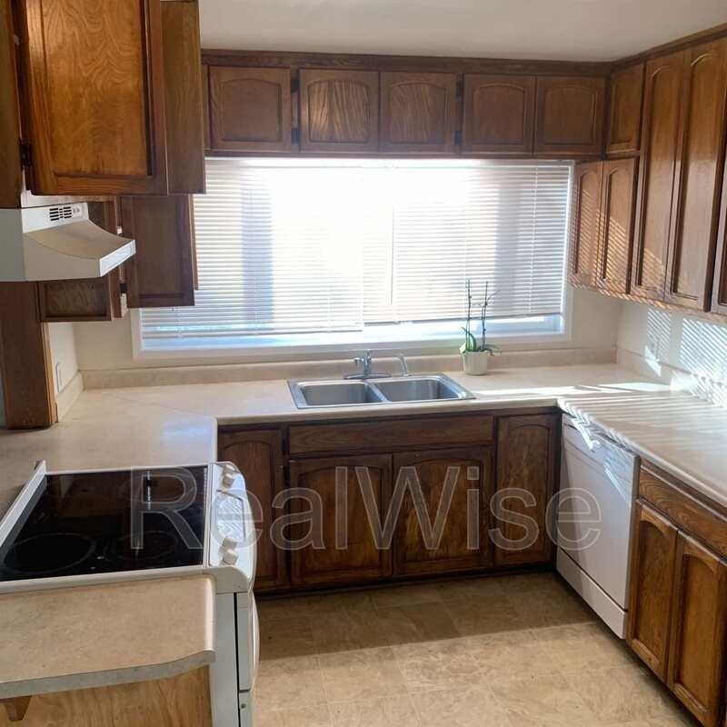 443 Ne Baker Dr - Photo 7 of 20