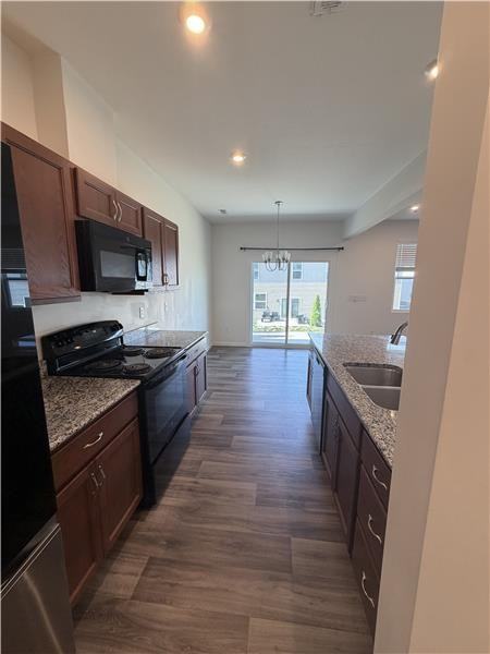 4208 Aine Dr - Photo 6 of 34