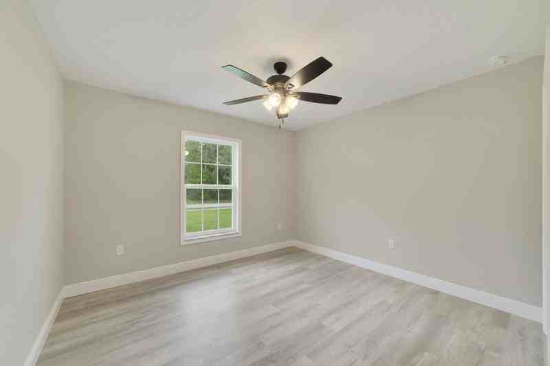 8949 N Cortlandt Dr - Photo 7 of 10