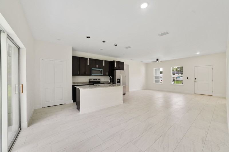 3355 W Marie Dr - Photo 3 of 11