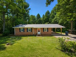 featured image of 1600 Carr Creek Rd