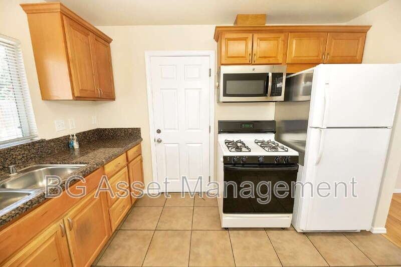 2911 18th St - Photo 4 of 27
