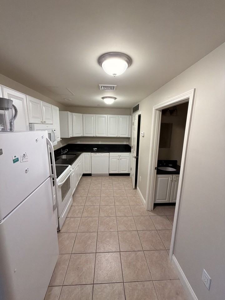 80 Middle Street - Photo 2 of 11