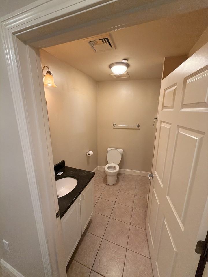 80 Middle Street - Photo 4 of 11