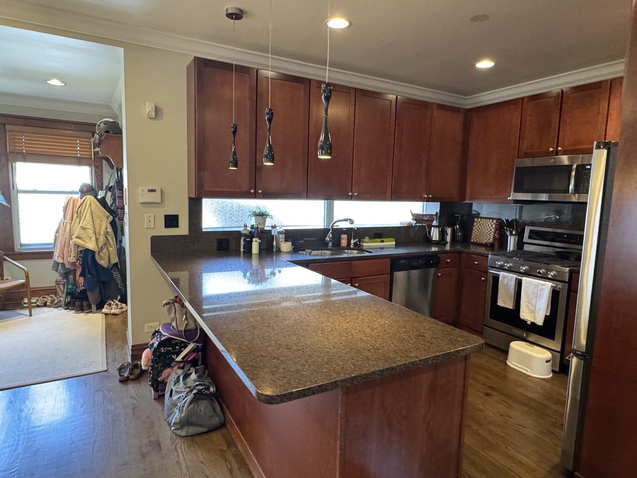 1706 West Byron Street - Photo 3 of 21
