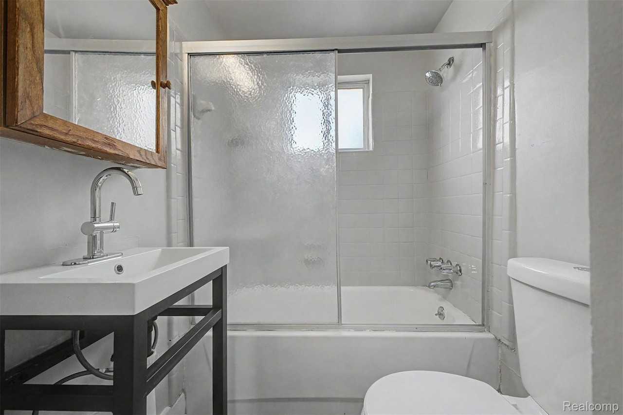 1301 E Muir Ave - Photo 6 of 28